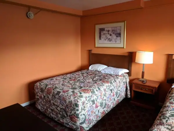 Skylark Motel 8